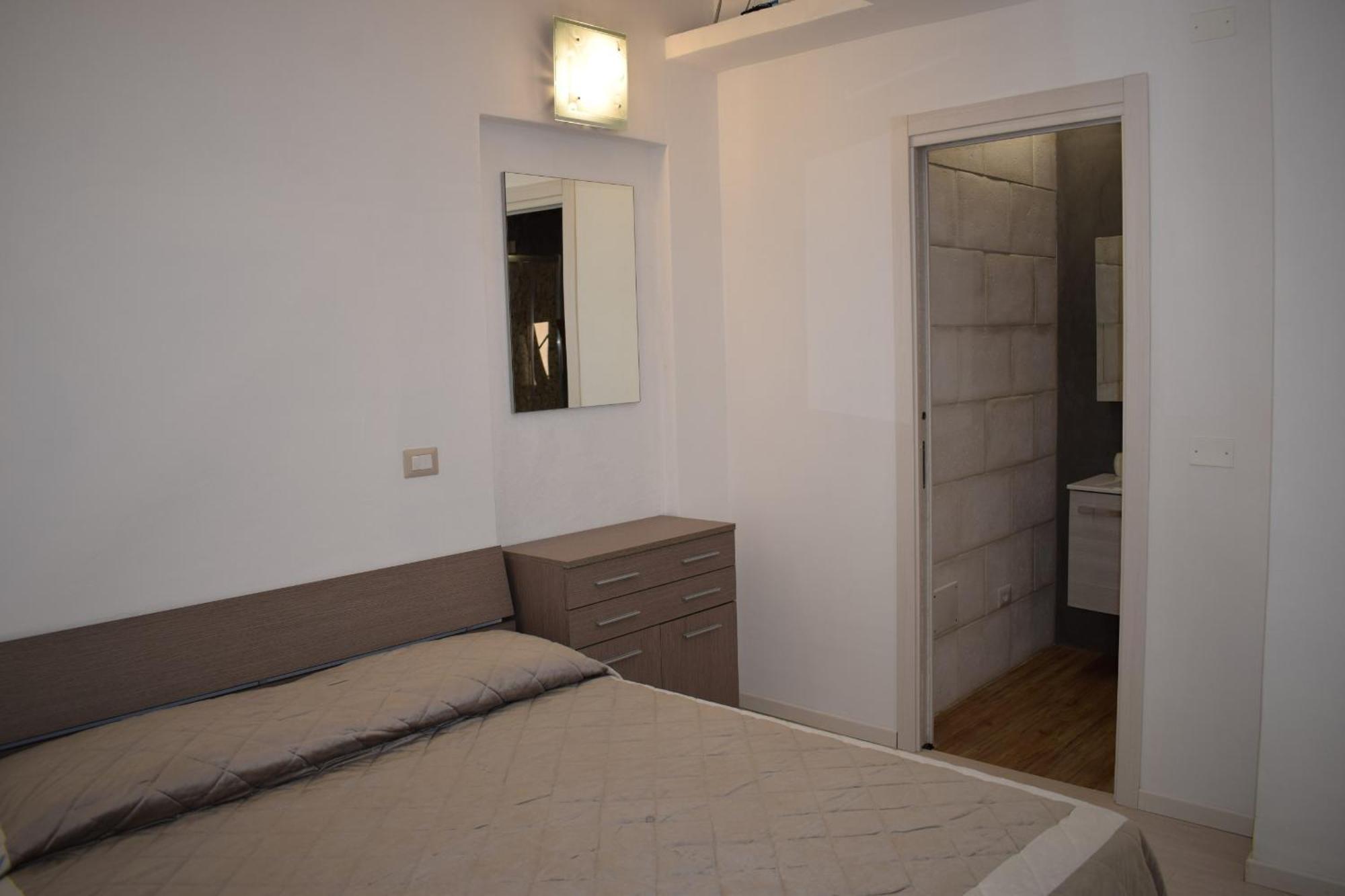 Villaggio Est Affittacamere San Teodoro  Rum bild