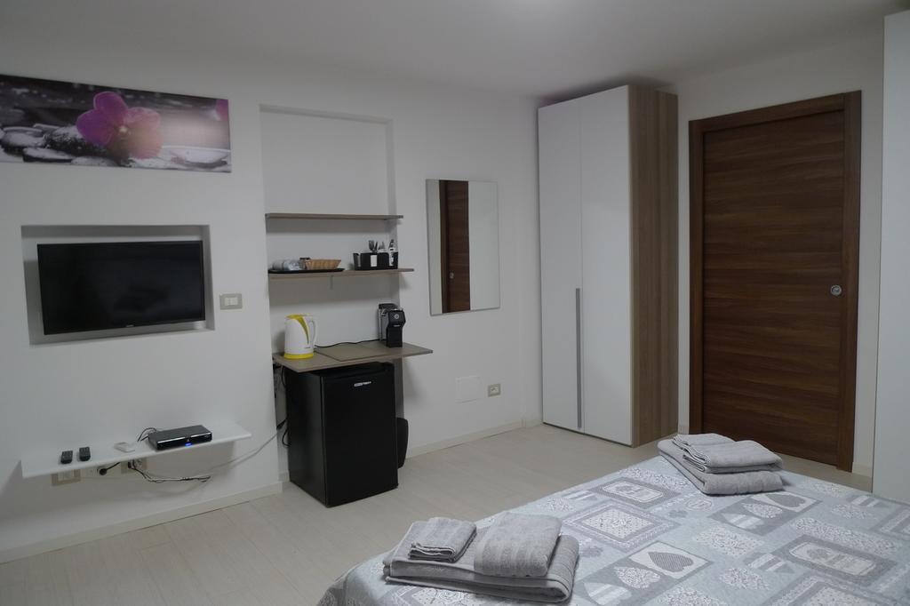 Villaggio Est Affittacamere San Teodoro  Exteriör bild
