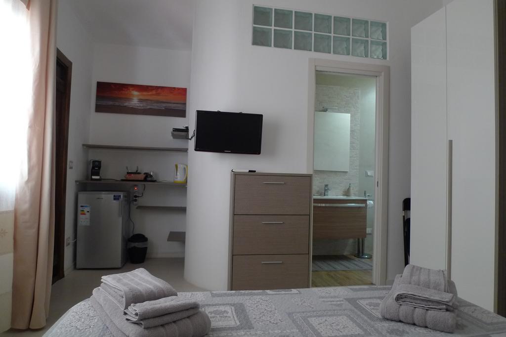 Villaggio Est Affittacamere San Teodoro  Exteriör bild
