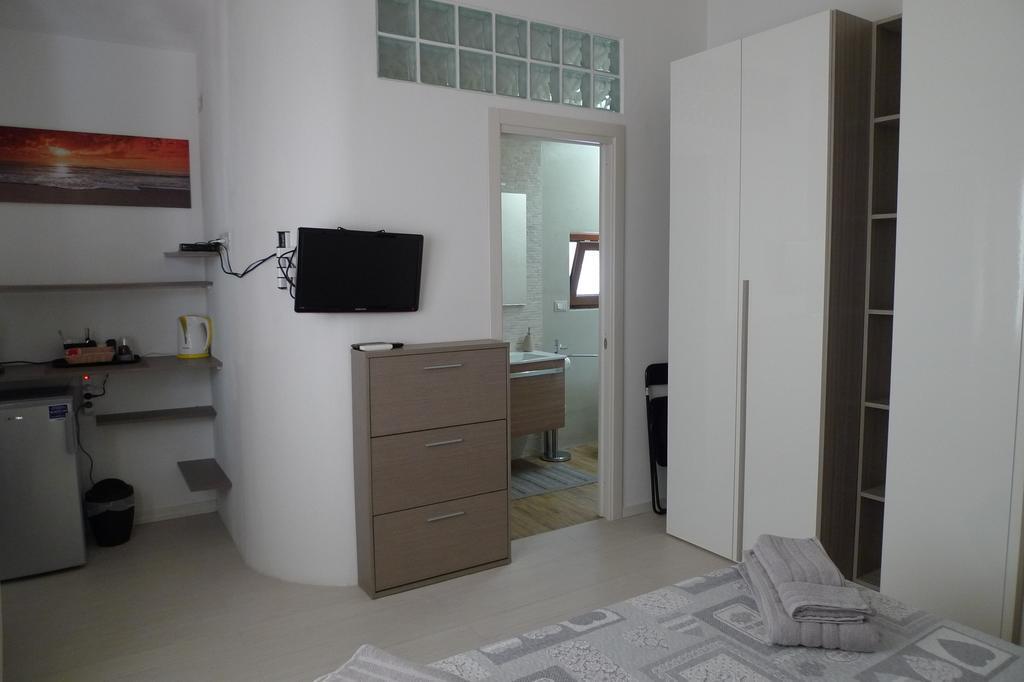 Villaggio Est Affittacamere San Teodoro  Exteriör bild