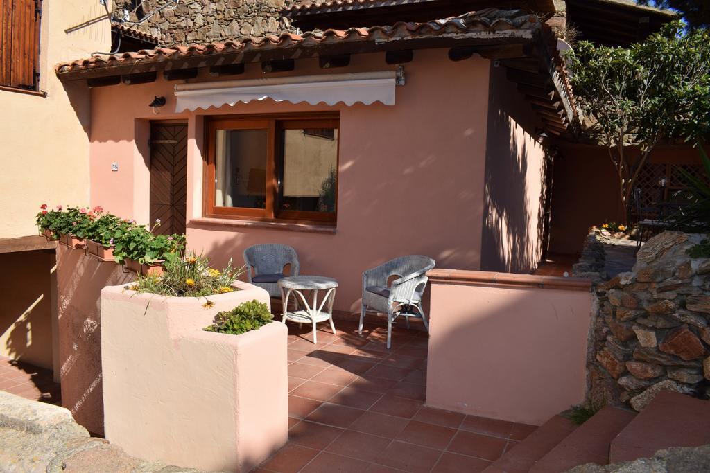 Villaggio Est Affittacamere San Teodoro  Exteriör bild